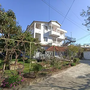  Kır Evi Osmani Arnavutluk